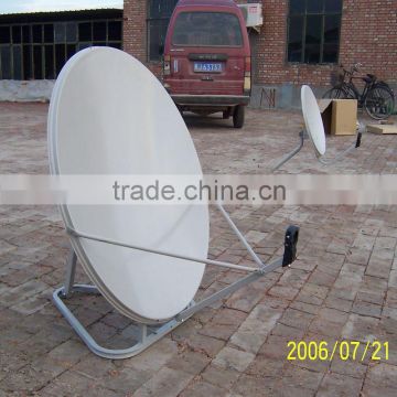 Triangle base satellite antenna