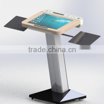 Multi Touch Screen digital podium