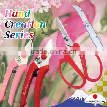 Various types of easy to use garden tool shears with fluororesin to prevent rust