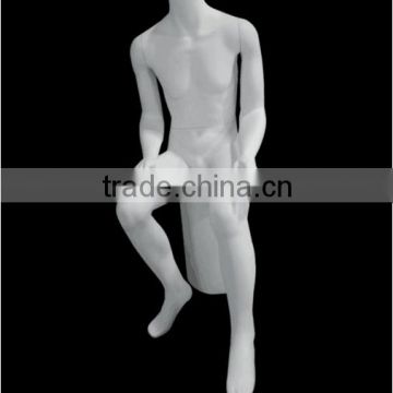 Fashion window display dress male seating headless mannequin for sale