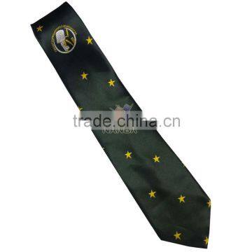 Club plain tie in green with logo