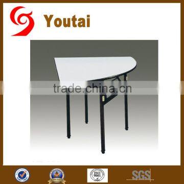 quarter round banqueting tables