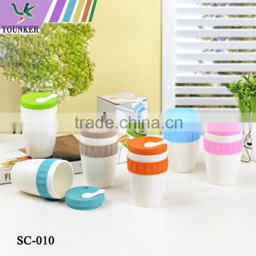 Ceramic porcelain mug with silicone lid