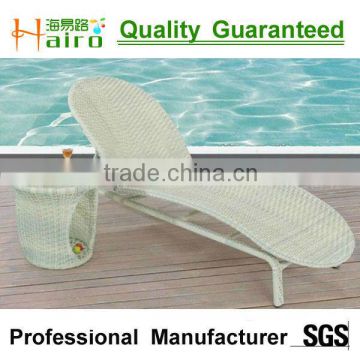 All weather perfect outdoor wicker lounge chair