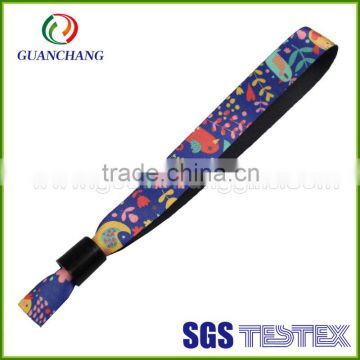 Wholesale colorful decoration fashionable novelty wrist band of polyester material textile wrist band with fancy logo design