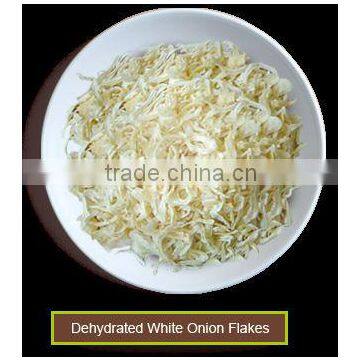 Yellow onion flakes