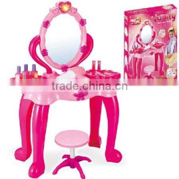 661-31 Toy Girl Dressing Table