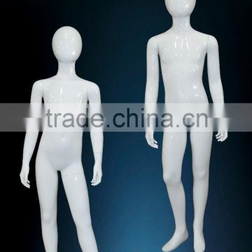 kids mannequin in white gloosy