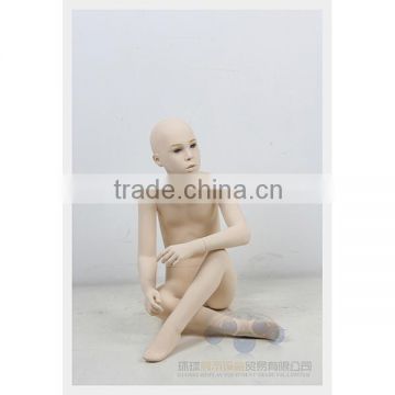 Lifelike child mannequin for clothing display