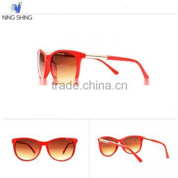 Classical Wooden Kiss Sunglasses