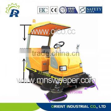 dust inhaling road sweeping and water spraying outdoor use ride on linoleum road sweeper