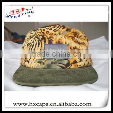 Stylish animal tiger pattern woven lable tag canvas 5 panel cap