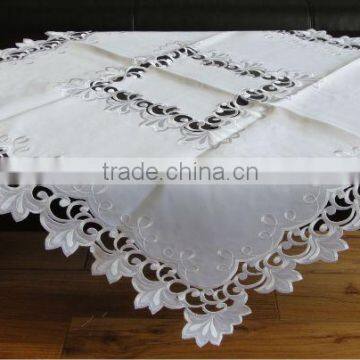 Lace Tablecloth for Elegant Weddings