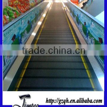Smooth surface escalator handrail advertising material