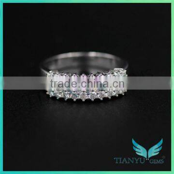 Customized 18K Gold Wedding Ring E F Color VVS1 Moissanite Diamond Ring Price