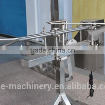 livestock poultry slaughter machine Vertical Type Poultry Head Automatic Cutting Machine butcher of chicken slaughter line