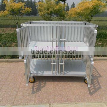 aluminum dog cage with 4 cubes