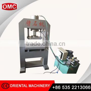 Hydraulic stone splitter machine for natural surface stone