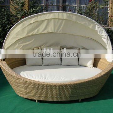 Round rattan lounge bed