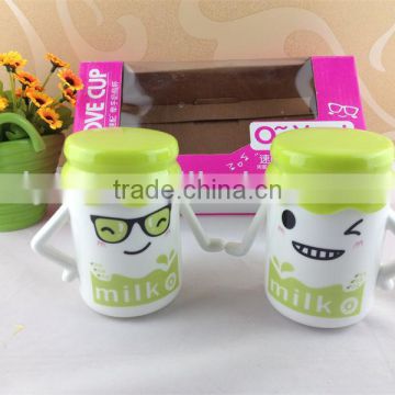 ceramic funny design couple mugs hand in hand 2pcs in gift box