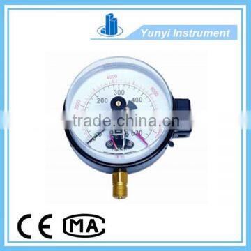 Electric contact bourdon tube pressure gauge