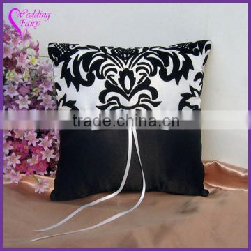 FACTORY DIRECTLY!! black and white ring pillow