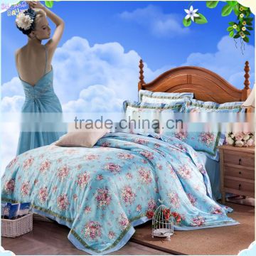 Hot sale christmas cheap custom printed 3d silk polyester patchwork hotel quilt with crochet flowers
