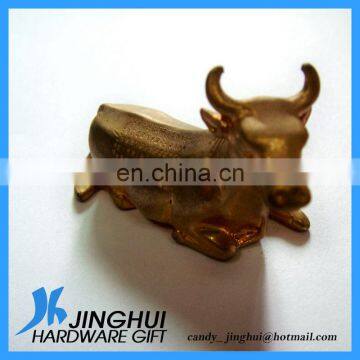 Metal cattle paper weight