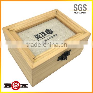Square wooden box with magnetic fastener