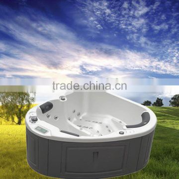 mini hot tub