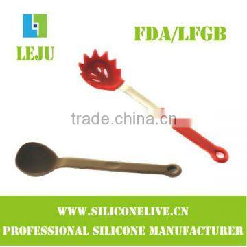 contracted silicone slotted ladle