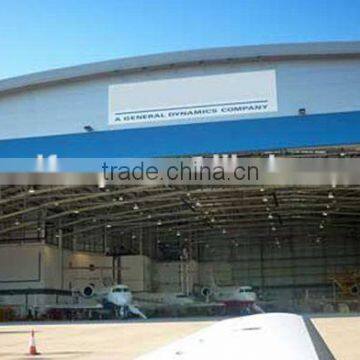 Low cost long span steel arch hangar
