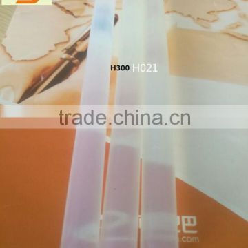 Factory EVAhot melt adhesive stick for case and carton sealing and paper converting H021