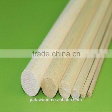 smooth surface natural round wooden sticks