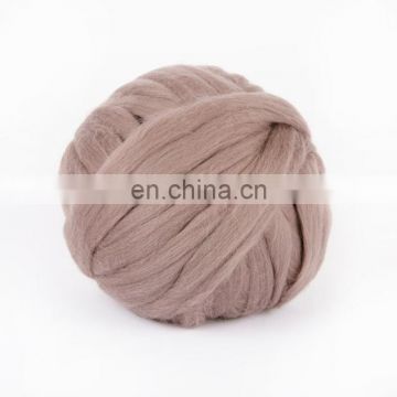 Free samples 66s Cheap wholesale Chunky yarn 100% merino wool giant merino wool yarn rugs Wool Top Roving