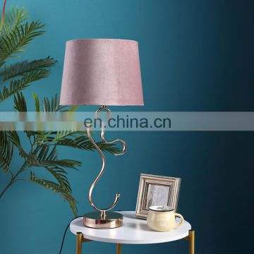 Europe fashion design iron material bedroom modern table lamps for hotel living room