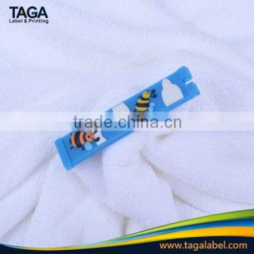 high qulity eco-friendly custom pvc labels for clothes