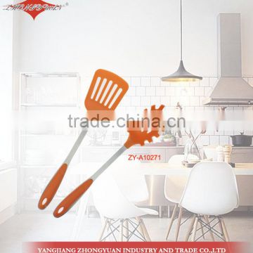 Nylon slotted spatula and spaghetti server kitchen accessory with PP handle