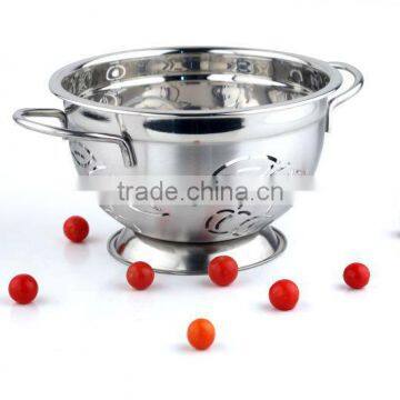 Metal colander