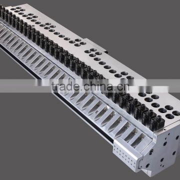 Single multilayer coextrusion die/mould for design in extrusion line