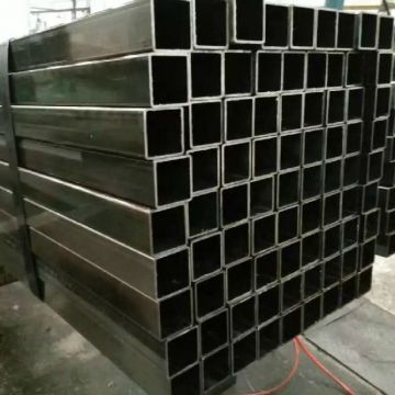 China Supplier High Standard Welded Black Carbon Square Rectangular Steel Pipe and Tube