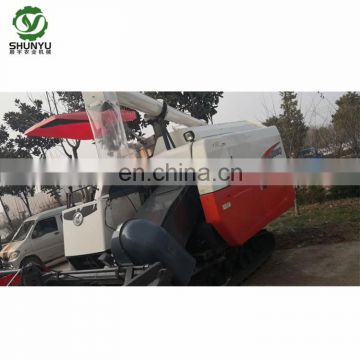 Agricultural machine Kubota PRO688Q combine harvester