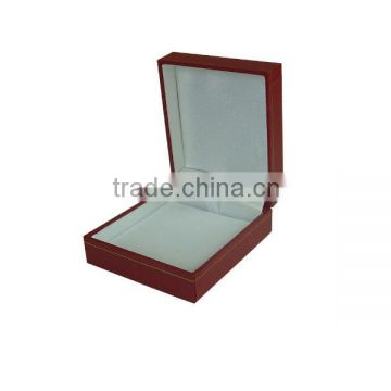 red cardboard Paper Jewelry Box