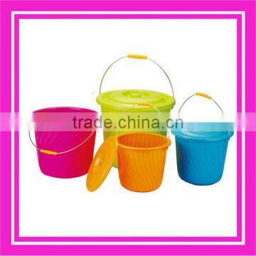 cheap plastic bucket with lids