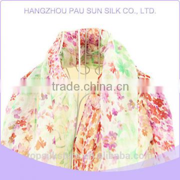 2015 Promotional hot style printed square voile scarf