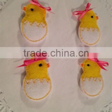Hot sell Adorable Yellow and white Chick in Cracked Eggshell Mini Felt Applique made in China