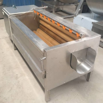 Carrot Cleaning Machine With Brush Roll Automatic Sprinkling