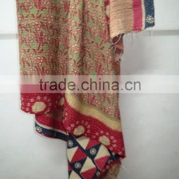 Handmade Vintage Cotton Kantha Quilt Reversible Sari Throw Quilt Patchwork Bedding Blanket Wholesaler Vintage Quilt