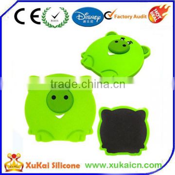 Customized Cheap silicone material lovely pig fridge magnet