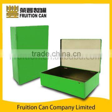 Rectangular tin with hinged lid